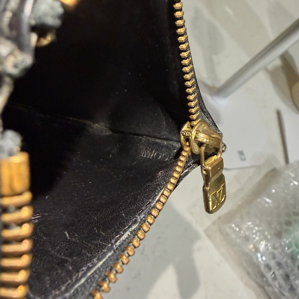 Louis Vuitton Epi Cardholder - Picture 5 of 7